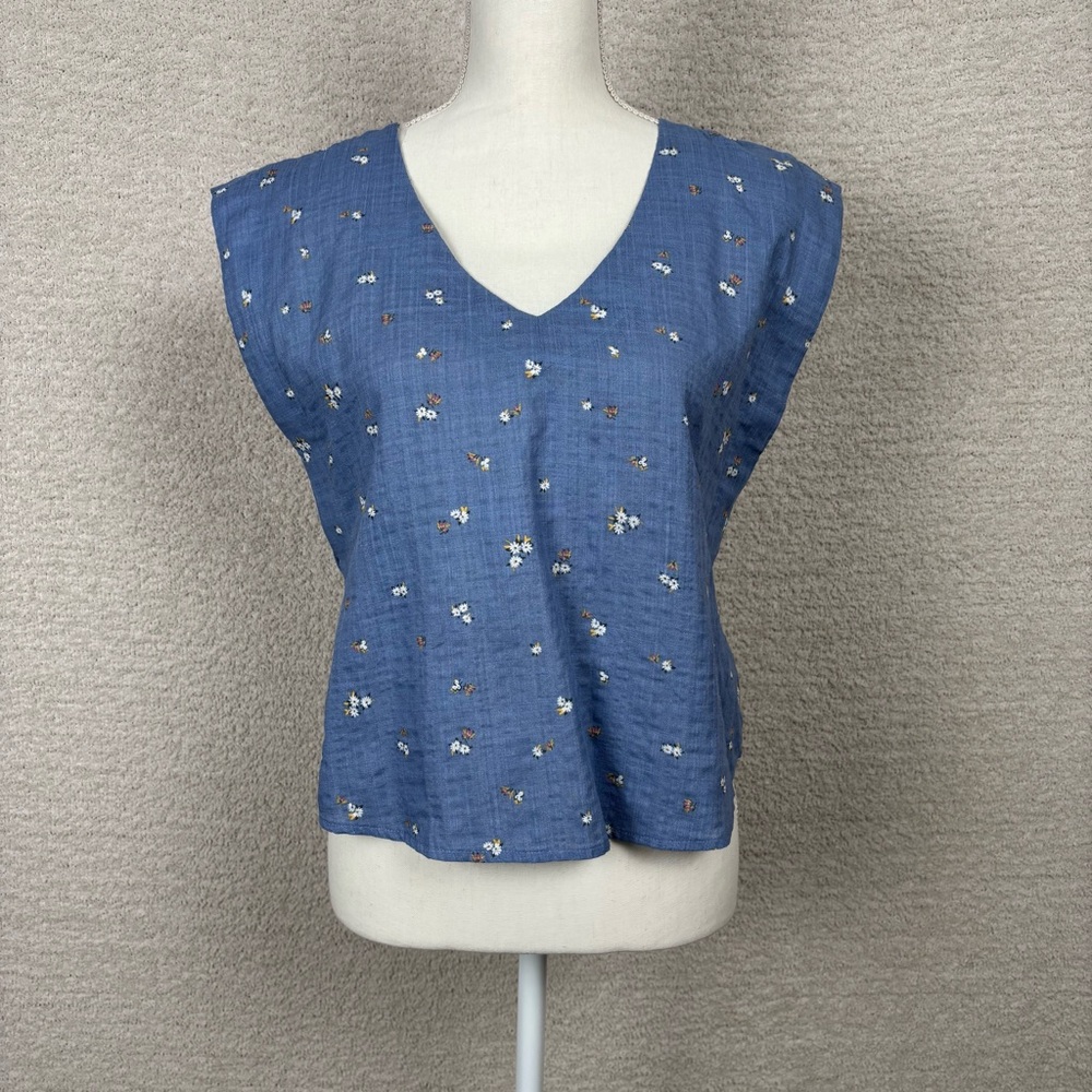 A.N.A. Top‎ Womens SP Blue Briar Floral Sleeveless Boxy Pullover V-neck Blouse